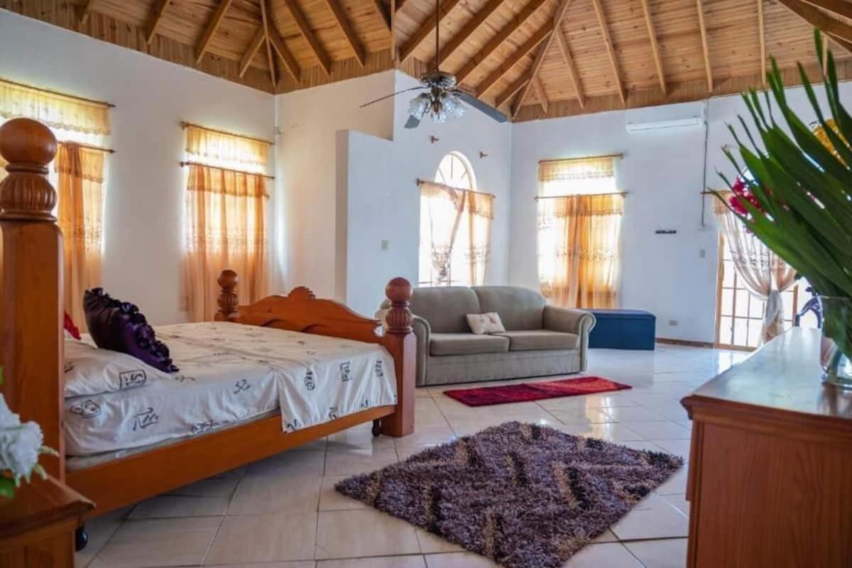 Sweetsop Jamaica Villa And Tours Montego Bay Exterior photo